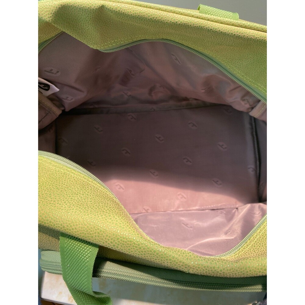 VTG International Traveler (IT) Brand Carry on Bag Green w/ Vera Bradley Strap - Picture 10 of 12